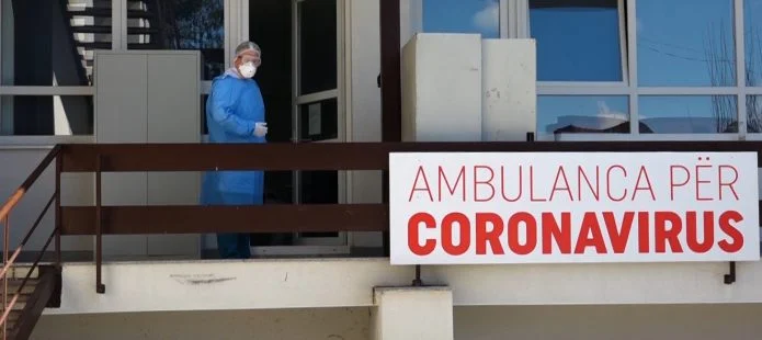 Should the identity of patients affected by coronarys be revealed