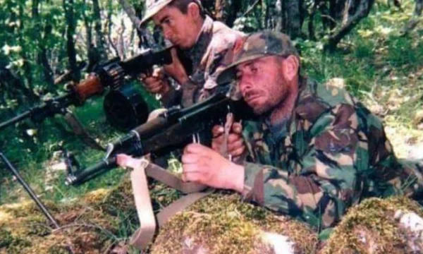 El ex militar muere KLA