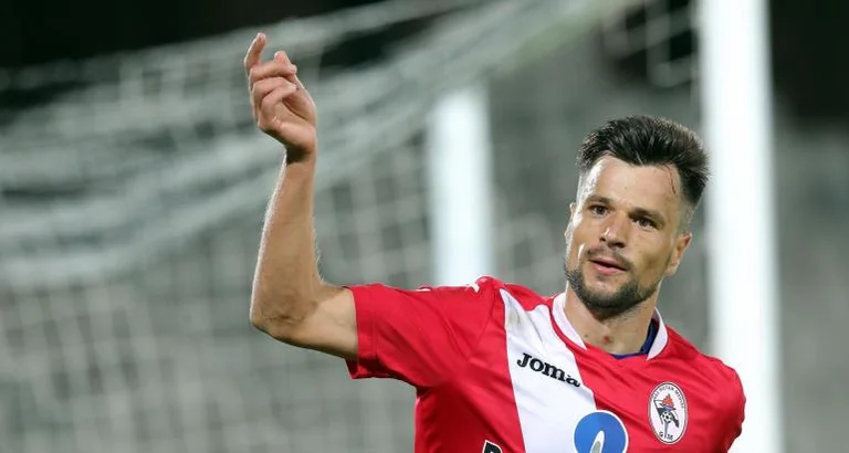Il calciatore albanese esplode: questi ragazzi in Belarus, come giocare
