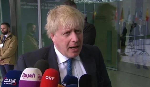 Johnson bedroht die Bürger: Wenn Sie nicht hören, setzen wir einen Curfew.