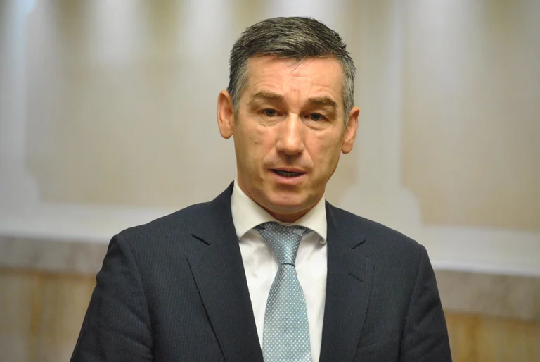 Kadri Veseli uron Maqedoninë e Veriut për finalizimin e procesit të anëtarësimit në NATO