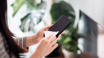 Wie können Sie Ihr Telefon reinigen, damit Sie sich vor dem Coronavirus schützen können