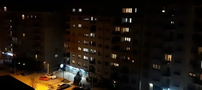 Edhe sonte protestohet në ballkone