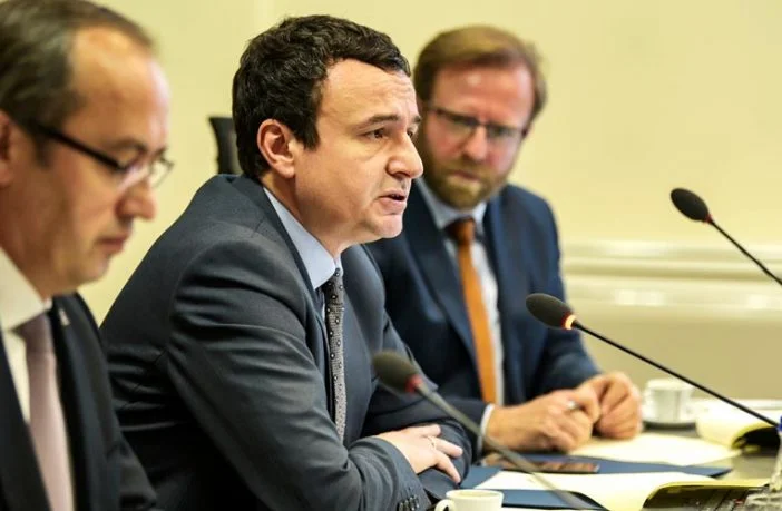 Ky është vendimi i Kurtit për heqjen e taksës së pjesshme (Dok)