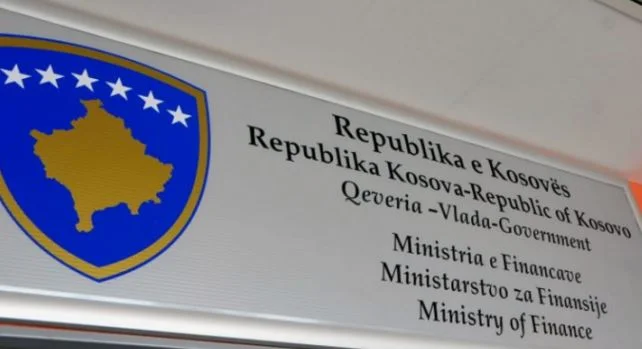 Ministria e Financave: Shmangni vizitat në banka dhe evitoni përdorimin e parasë së gatshme