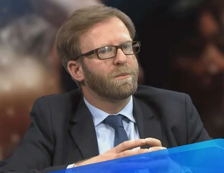 Haki Abazi: Albin Kurti nuk i kërkon falje LDK-së, Agim Veliu duhet ta bëjë këtë
