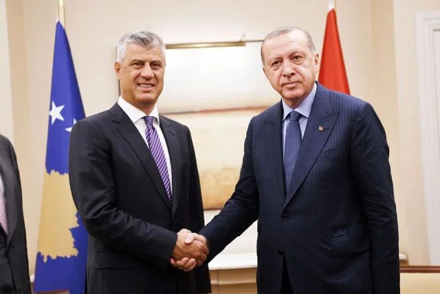 Thaçi zhvillon bisedë telefonike me Erdogan: Turqia do të jetë në shërbim të Kosovës për ta luftuar koronavirusin