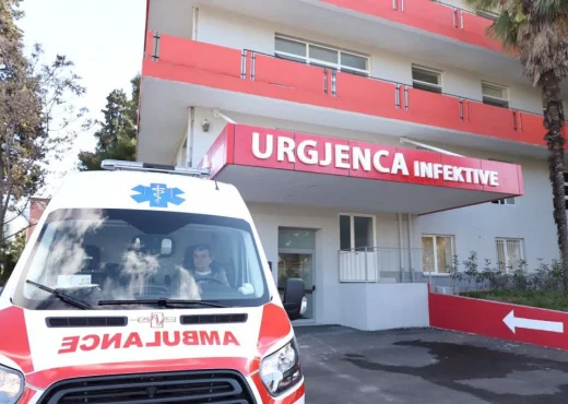 Pacienti me koronavirus që është drejt shërimit tregon simptomat: Është si të ketë kafshuar qeni!