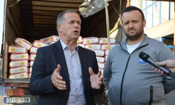 Dhurohen 10 mijë kg miell për nevojtarët e komunës së Malishevës