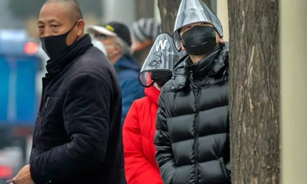 Vdes japonezi që kishte dalë në kafene për ta përhapur qëllimisht koronavirusin