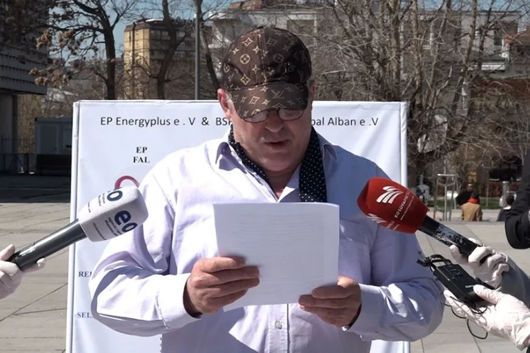 Një qytetar fton botën të praktikojë ritet fetare për të shpëtuar nga koronavirusi
