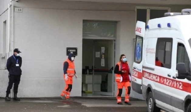 Rëndohet gjendja e dy personave që ishin në karantinë, nisen me urgjencë në Tiranë