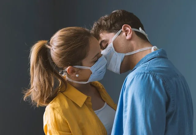 Kush e mendonte që seksi në kohën e Koronavirusit do të ishte kaq problem i madh?