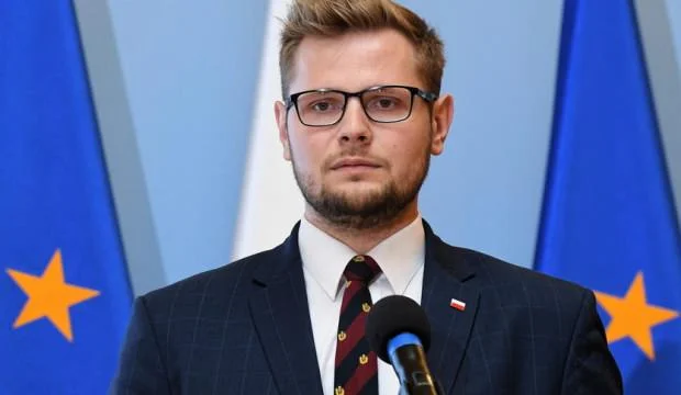 Infektohet me koronavirus ministri polak