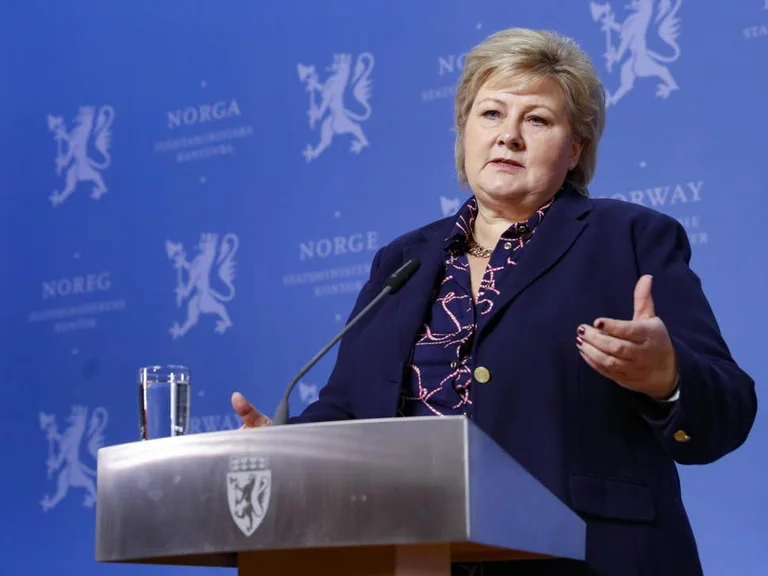 Kryeministrja e Norvegjisë mban konferencë për Koronavirusin vetëm me fëmijë