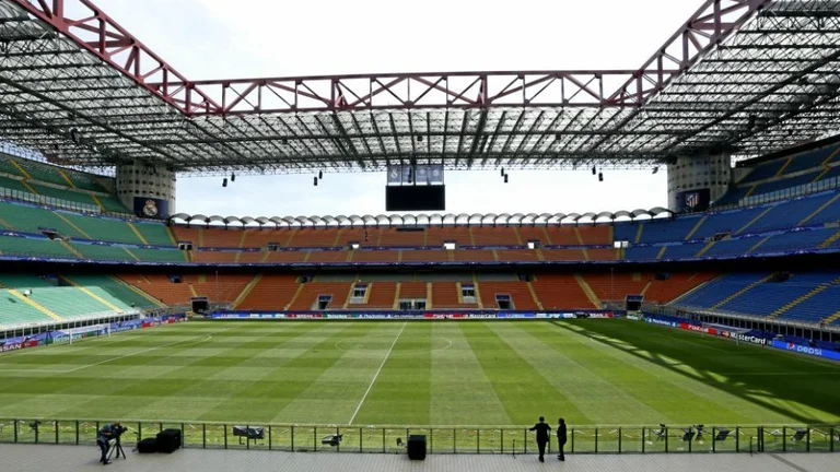 14 futbollistë e staf të infektuar me koronavirus te Valencia – klubi i frustruar: E morëm në Milano