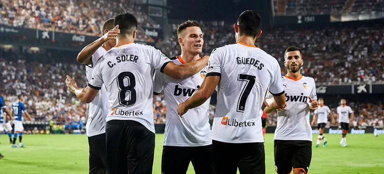 Not only Garray, Valencia confirms four other cases that have resulted in positive coronarys on the team.