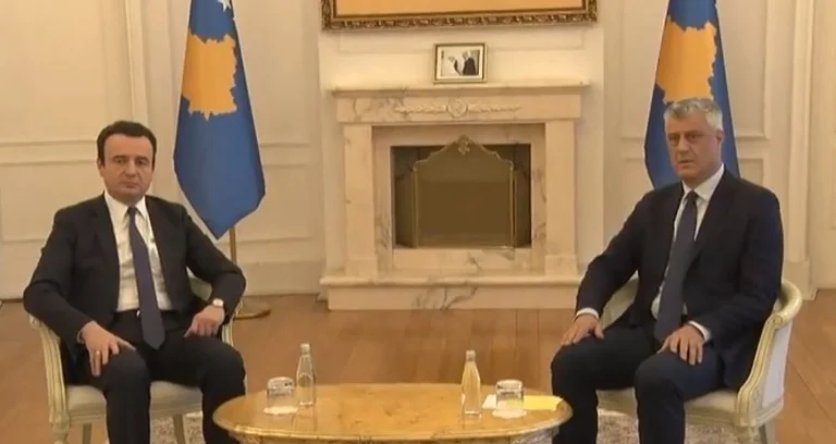 La rencontre de Hashim Thaci commence avec Albin Kurti, sans tenir la main
