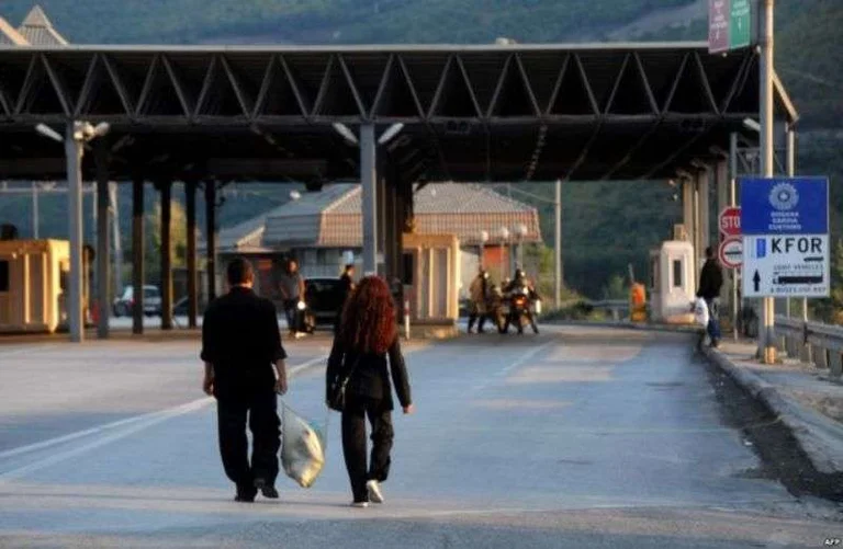 La raccomandazione è data, che il Kosovo chiude i confini con gli stati vicini