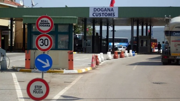 Albanian border closed -Kosovo