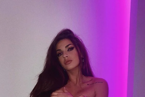 Beatrice Ramos is all naked.