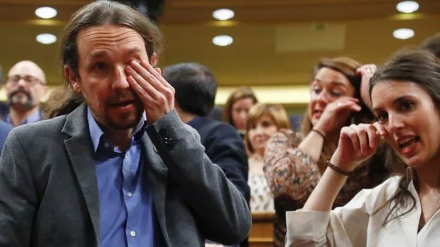 Spanischer Minister wendet sich positiv an COVID-19, isolierte Regierung, ihr Mann