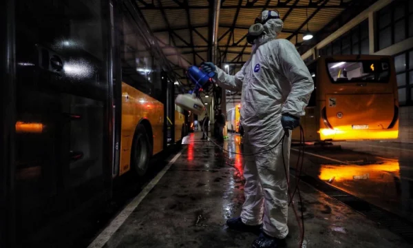 Pristina bus desinfección comienza