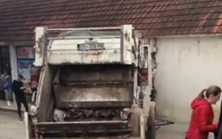Der Müllwagen endet in einer Bar in Malisheva drei verletzt