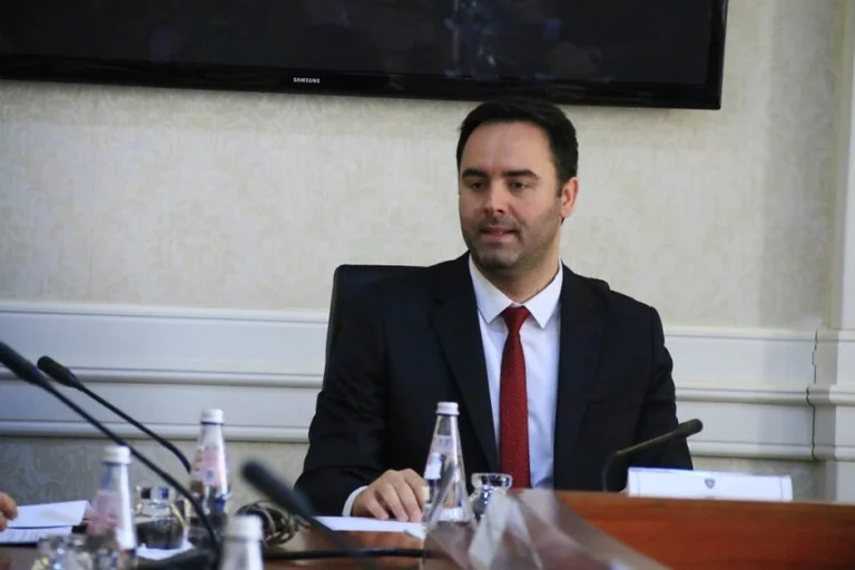 Glauk Konjufca: Esto es sólo el principio, más cons serán descargados