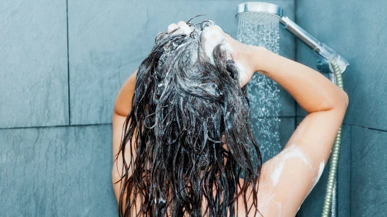 ¿Cuántas veces tenemos que lavar nuestras cabezas para que podamos tener un cabello saludable? Expertos Dile a la Verdad