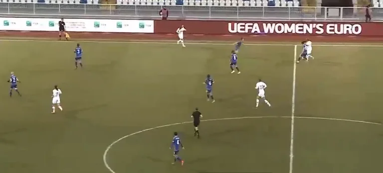 Desillusionationsperformance aus dem Kosovo im ersten Teil: Eminent Slowenien bei '%Fadil Vokrriu, im Prädominate 2-0
