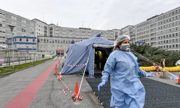 Gli ospedali italiani senza letti mentre il pedaggio di morte della coronaria aumenta