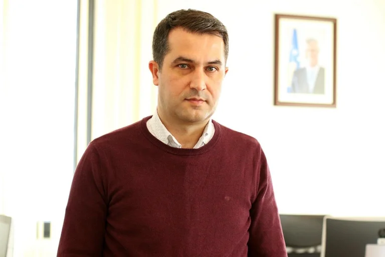 Thaci's adviser hits Kurt: You've also been missing in Rambouille, Vienna, and February 17th.