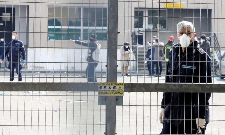 Coronavirus in Italy: 6 prisoners die as prison riots continue