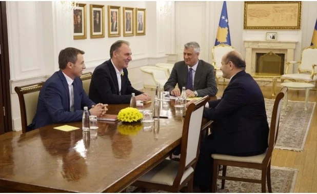 Thaci conoce a Limaj, se ve bien