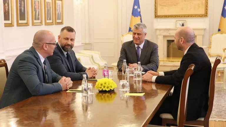 Thaci también se reúne con representantes de la lista serbia