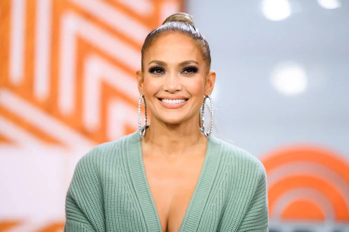 Jennifer Lopez ist super sexy, in ihrem Badeanzug filming ihren Körper