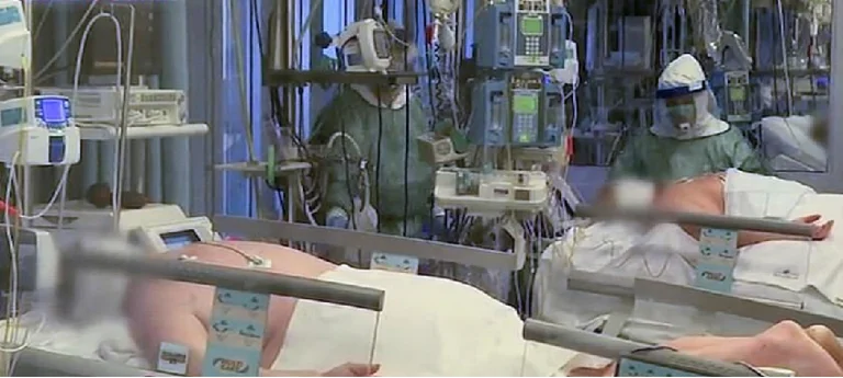 Photos from the Italian hospital confined by Coronavirus: Patients turned upside down with wire tubes