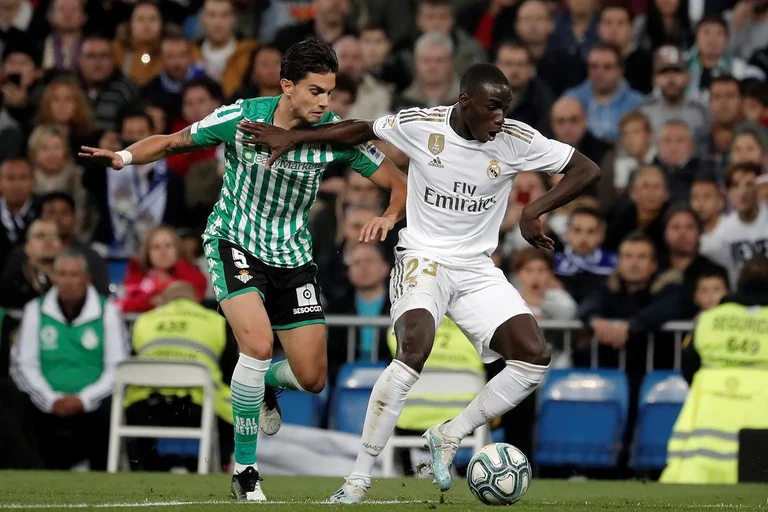 Formaciones oficiales: Beatis í Real Madrid