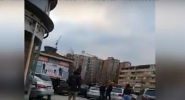 Lucha entre varias personas en Pristina