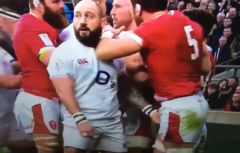 Wonder matches, Joe Marler gets picked up by the camera by catching the agent's genius player.