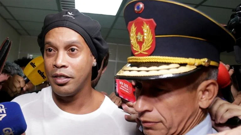 Ronaldinho es arrestado de nuevo: Dos veces dentro de 48 horas, debe ser un nuevo récord