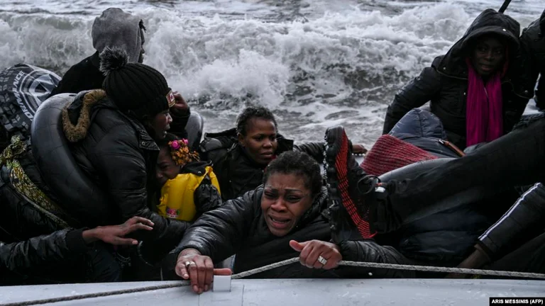 EE.UU. Grecia para el uso de balas de plástico a los refugiados