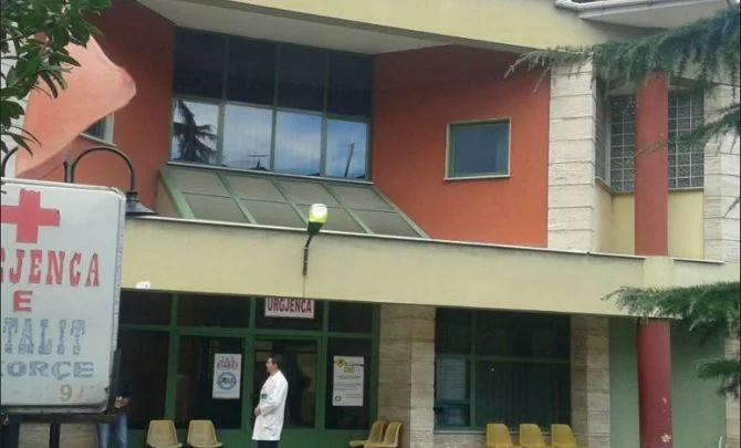 Est-ce que la fille de 50 ans à Korca est morte, a eu du mal à respirer, est-ce que le Coronavirus a été affecté ?