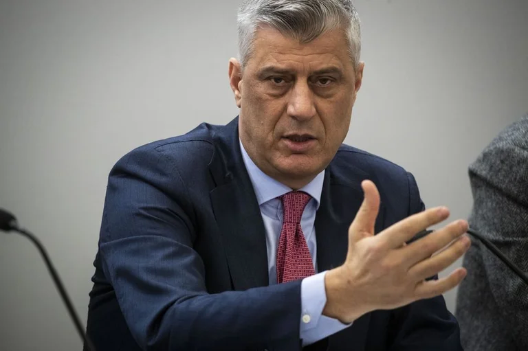 Thaci VV MP: Arreglamos con quien nos sentamos en la mesa, nunca hemos llamado a Milosevic una vez o hoy