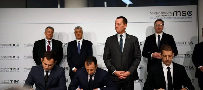 El portal Pro-Gobierno publica un acuerdo sobre la autopista Pristina