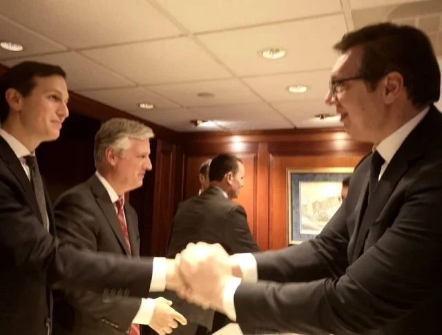 In einem Treffen mit Vucinqi war Präsident Trumps Sohn, Jared Kouchner.