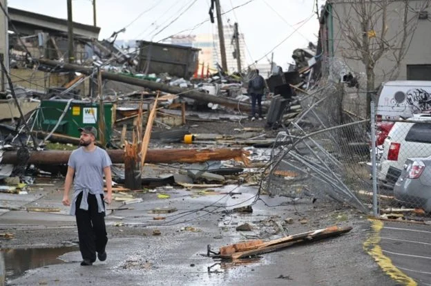 Dead Tornado: 25 Zehn Zehnt Todesopfer