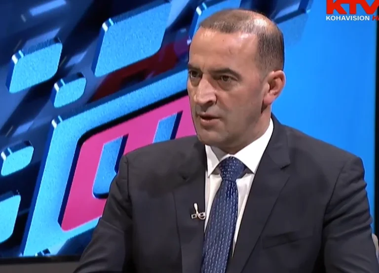 Haradinaj: Albin Kurti tuvo que consultar a Washington sobre el impuesto