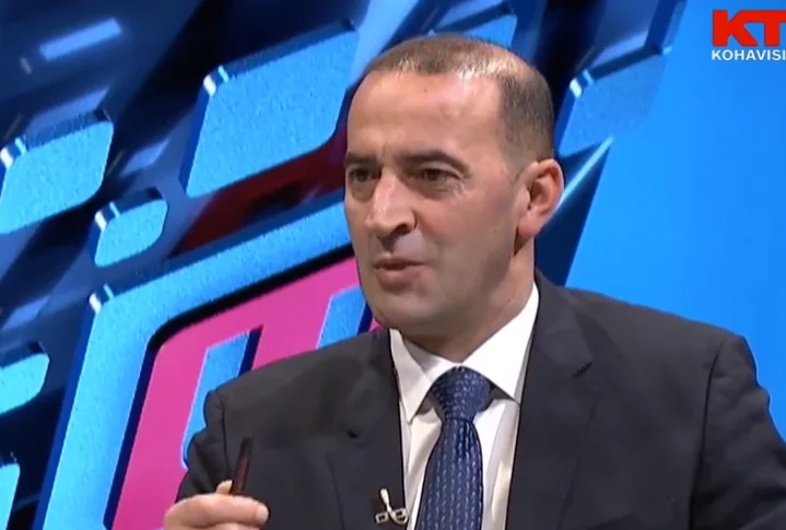Haradinaj: Albin Kurti will Steuern zu tippen Serbien